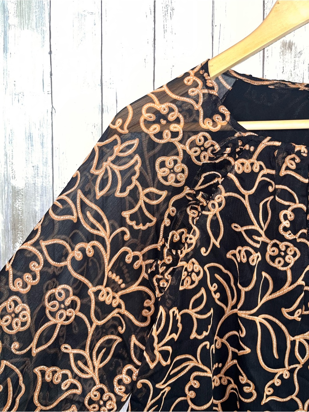 Vince Camuto Black Brown Floral Ruffle Blouse Balloon Sleeve M - Picture 3 of 6